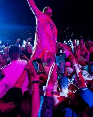 Live concert by Alex Marley